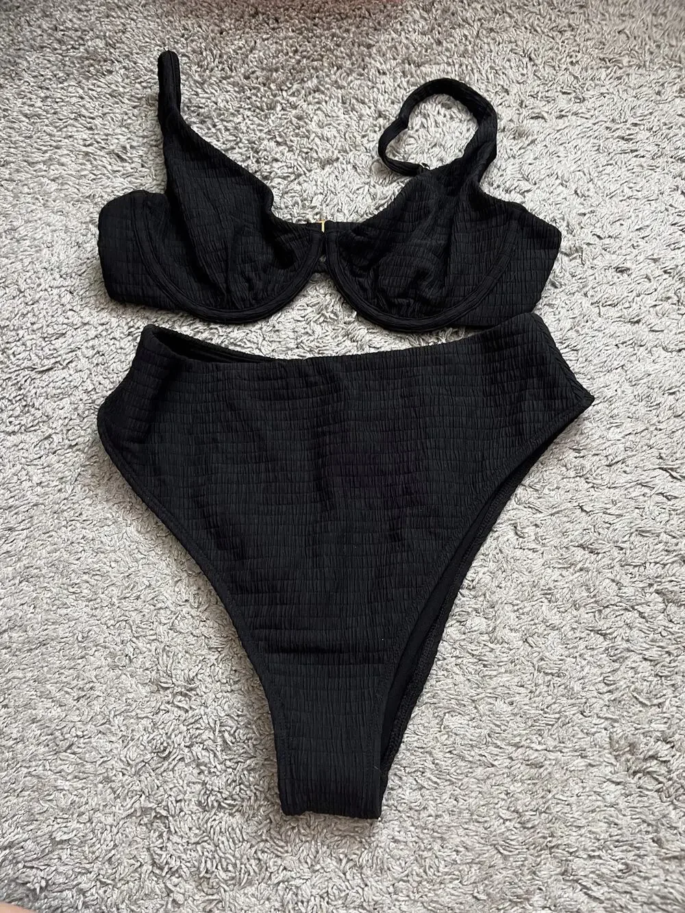 Abercrombie & Fitch High Apex Underwire Bikini Top & High Leg Cheeky Bottom